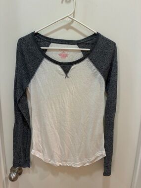 Xhilaration Two-Tone Raglan Long Sleeve Top - White & Charcoal Heather